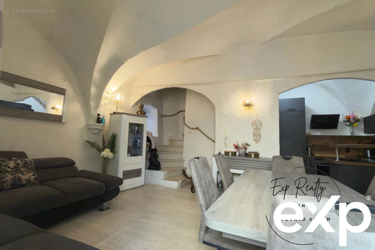 Appartement à SAINT-MAXIMIN-LA-SAINTE-BAUME