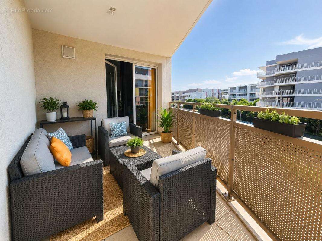  EXCLUSIVITÉ – Grand studio avec très grande terrasse, parking en sous-sol et résidence récente  - photo 2