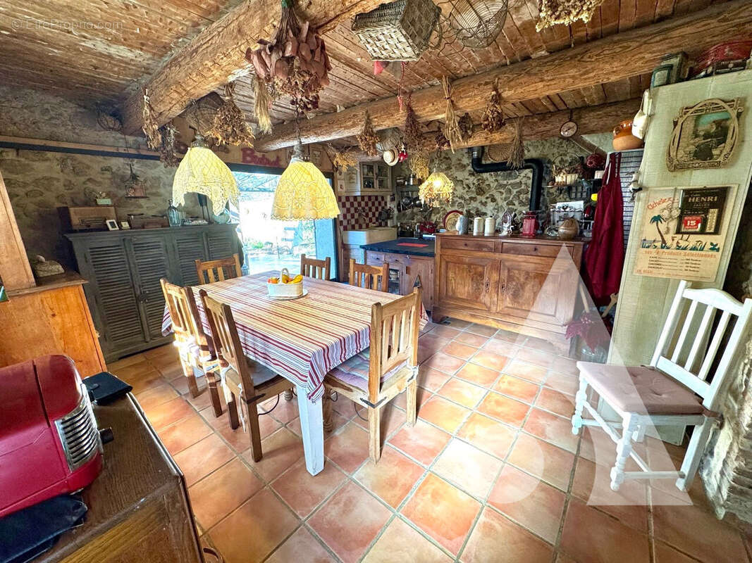 Maison à VILLECROZE