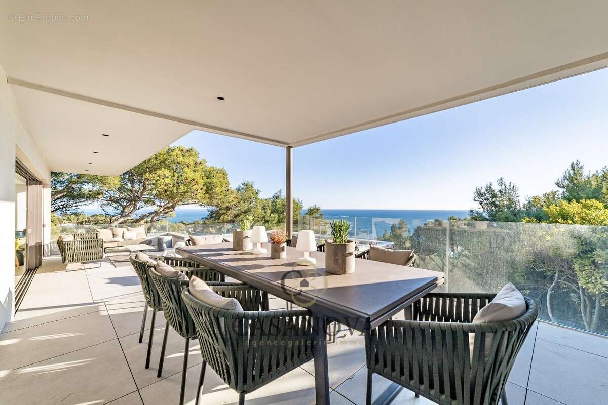 Villa contemporaine vue mer avec piscine et appartement indépendant à Sète Mont Saint-Clair - photo 7