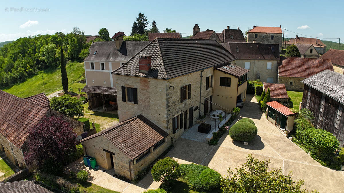 Maison à GOURDON
