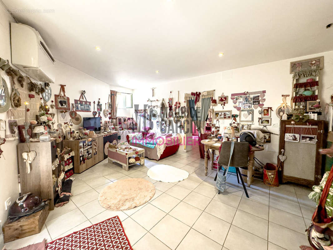 Appartement à CADEROUSSE