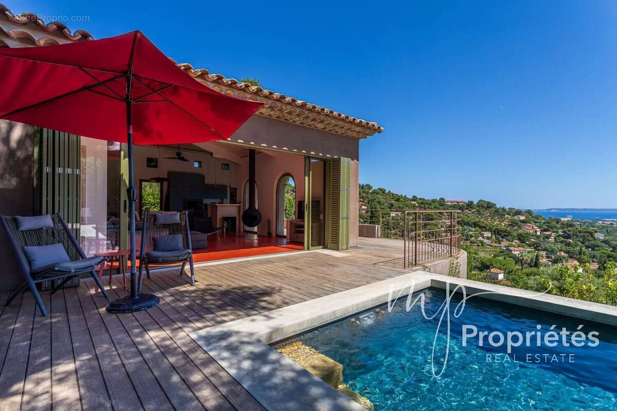 Maison à BORMES-LES-MIMOSAS