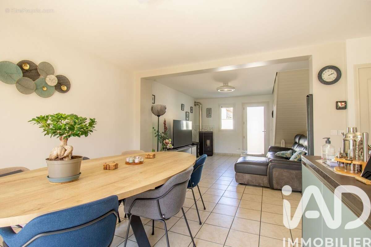 Photo 3 - Maison à ISSOU