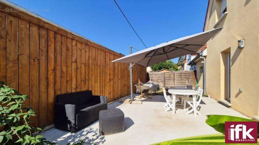 HORBOURG-WIHR : Maison de 114m² avec 4 chambres, jardin et parkings - photo 19