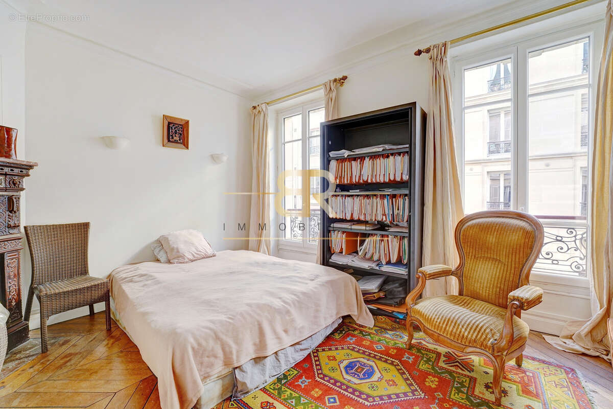 Appartement à PARIS-9E