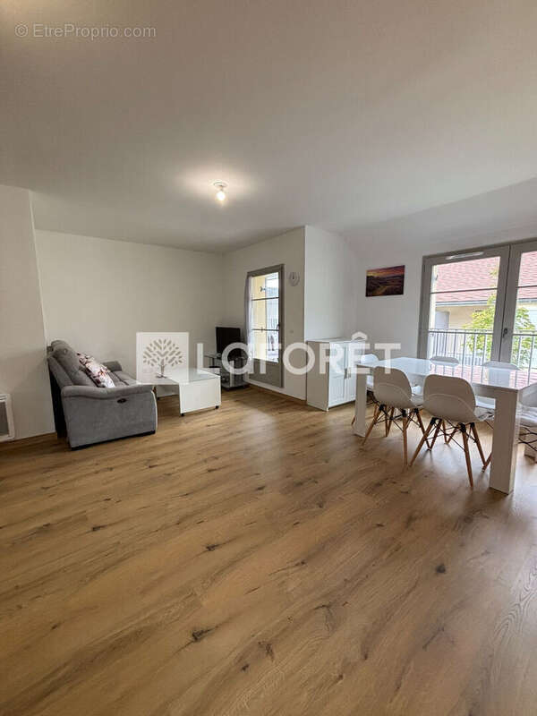 Appartement à LAMORLAYE