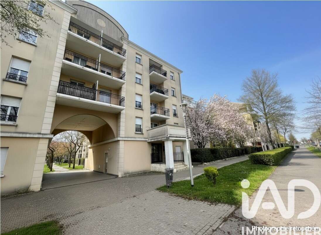 Photo 4 - Appartement à BUSSY-SAINT-GEORGES