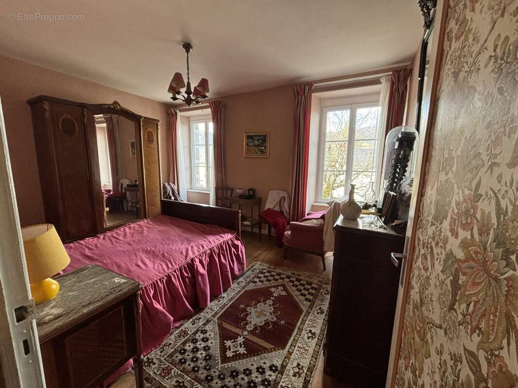 Chambre 1 - Maison à CHEYLADE