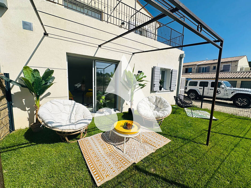 Appartement à VILLELAURE