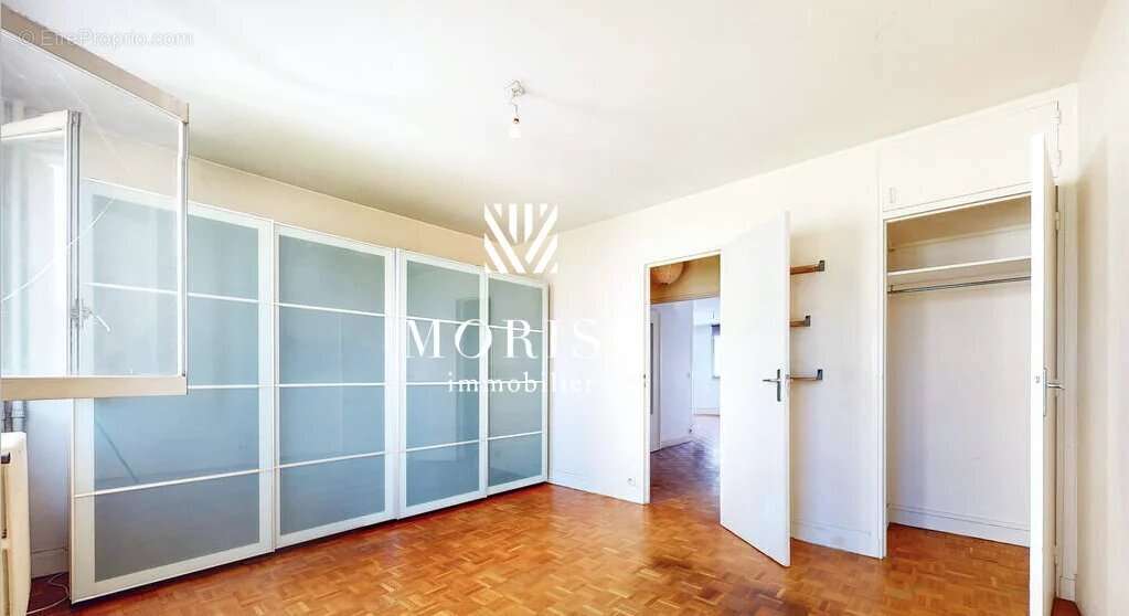 Appartement à CHARENTON-LE-PONT