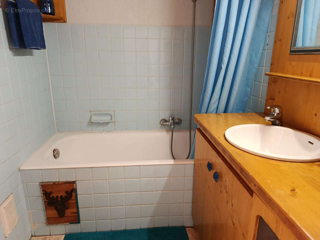 Appartement à GREOLIERES