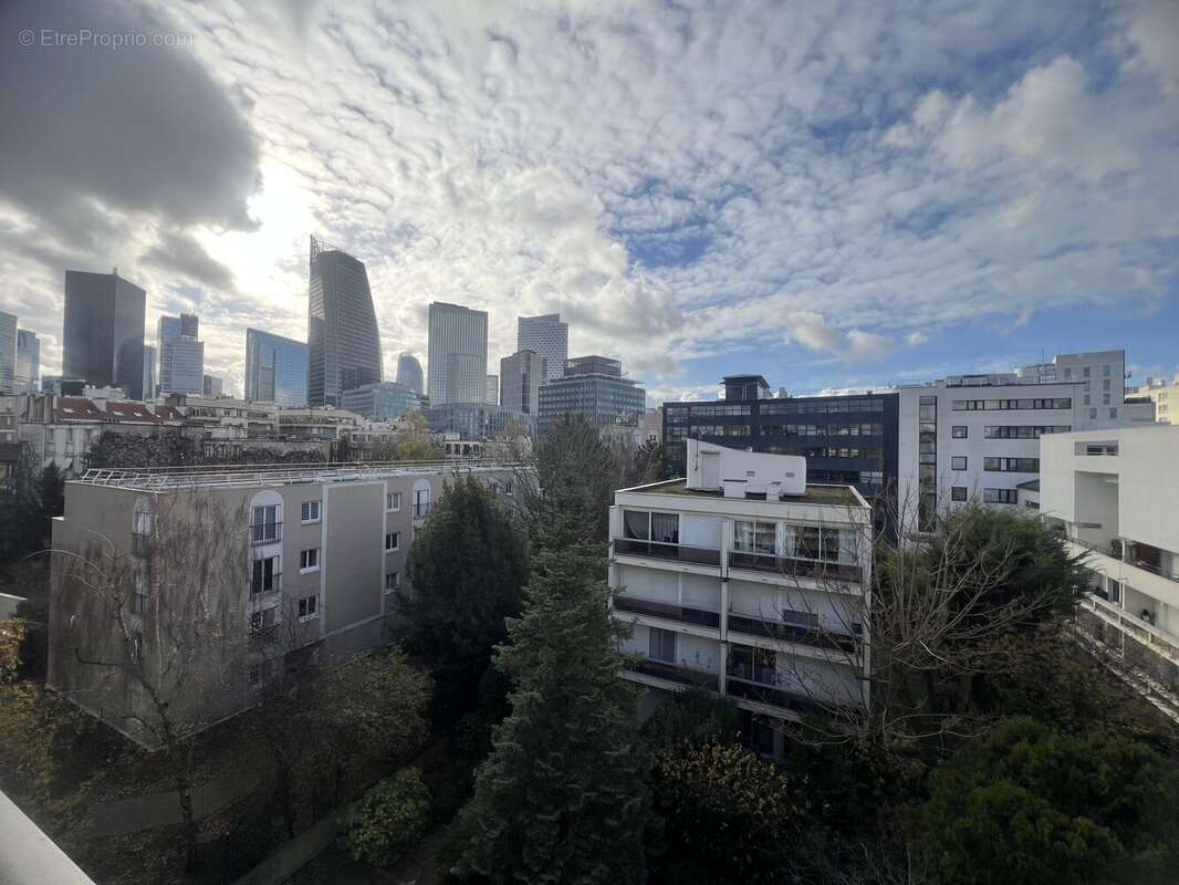 Appartement à COURBEVOIE