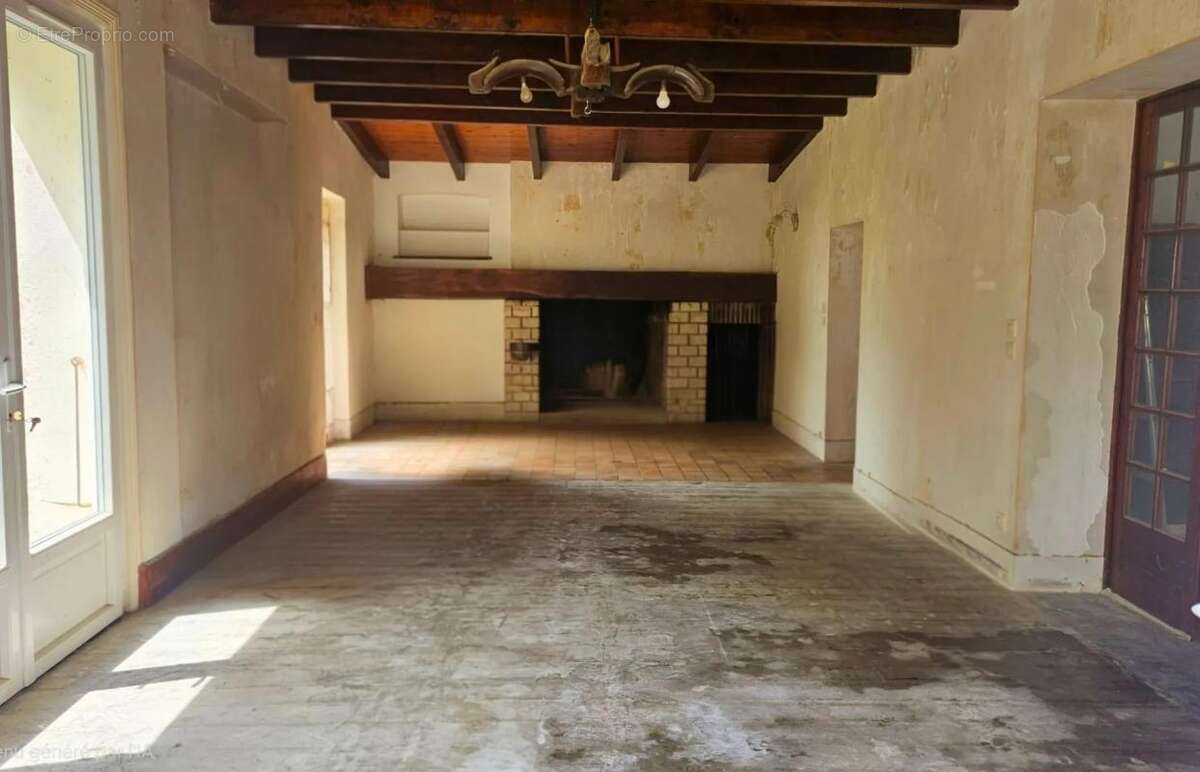 Maison de 6 pièces de 191 m² à Soubran - photo 3