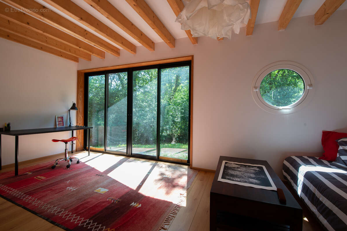 Maison à CABANAC-ET-VILLAGRAINS