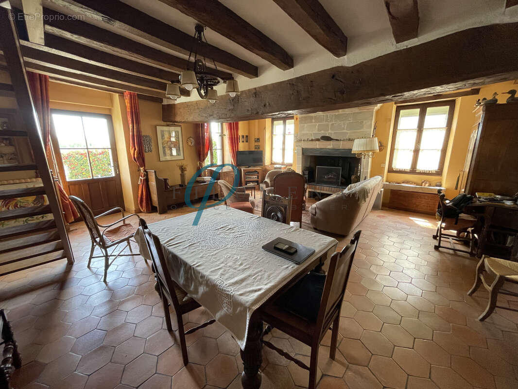 Maison à SAINT-GEREON