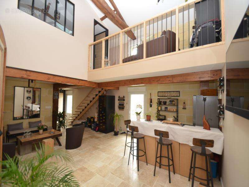 Maison 252 m² à Saint-Germain-Du-Puch  - photo 2