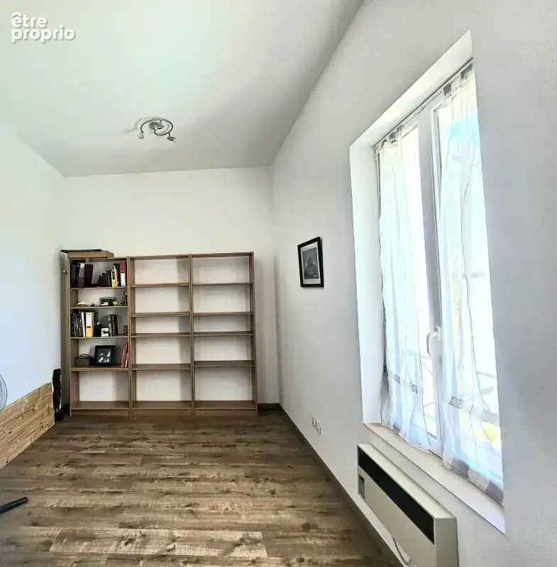 BASTIDE  Rénovée - 190 m²  4 Chambres - terrain clos et arboré de 600 m² avec belle Piscine - photo 9