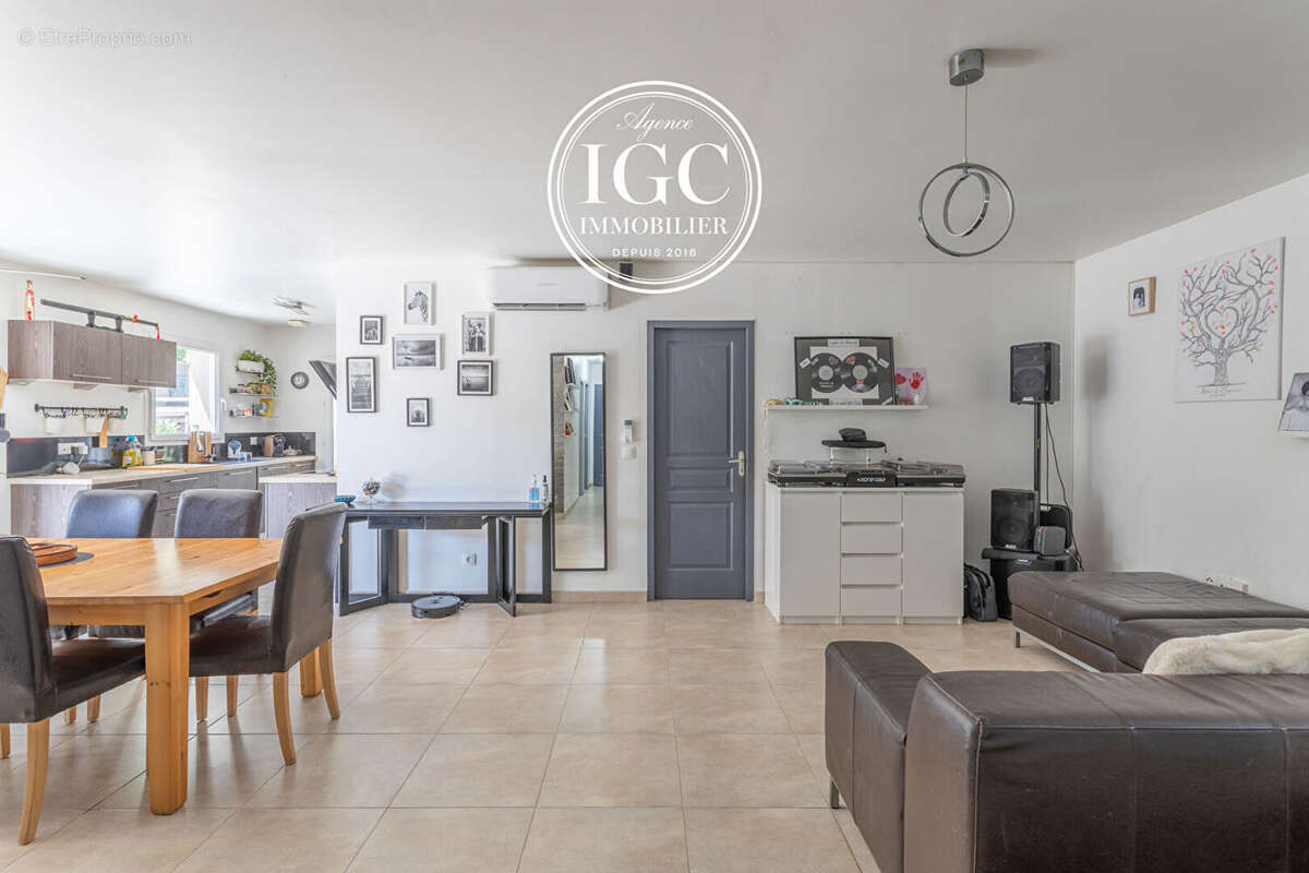 Le Rove  Maison 5 pièces de 102 m² - photo 5