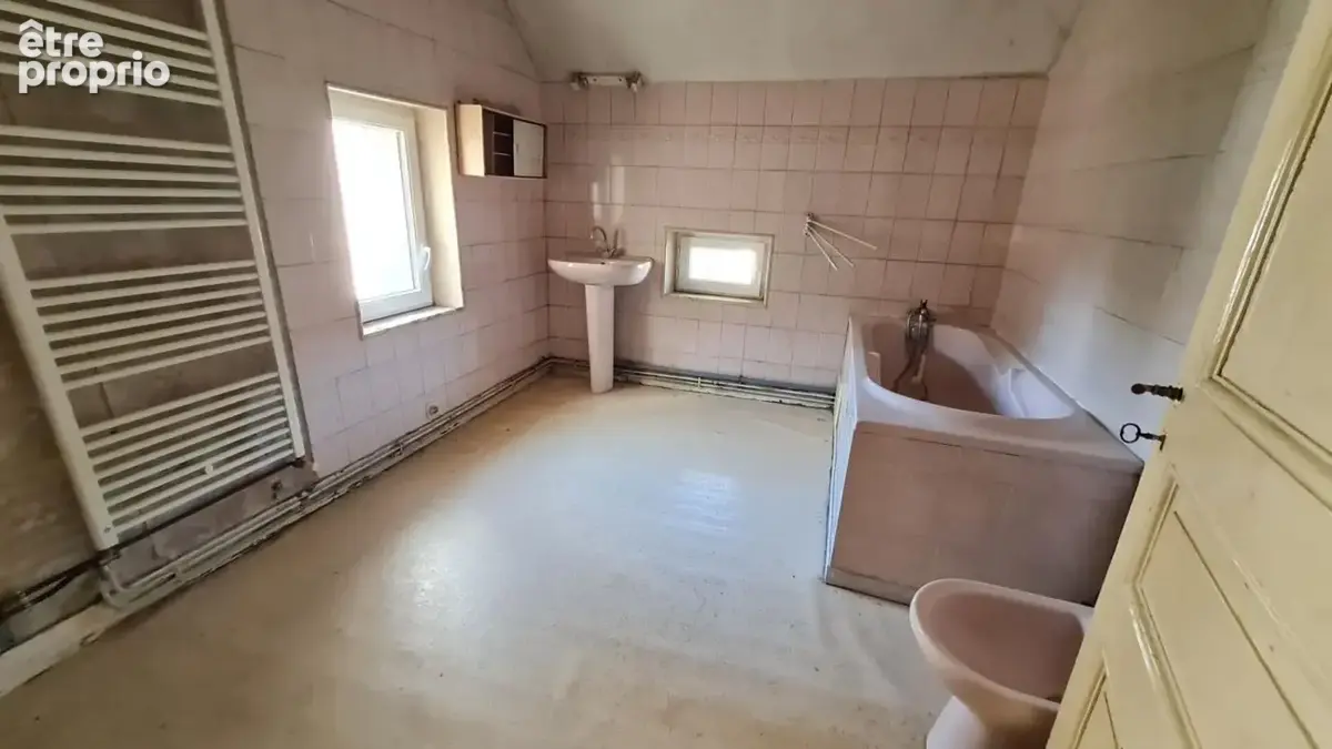 24400  Mussidan Maison  style année 30 proche centre ville.  5 pièces 135 m2 dépendance et jardin - photo 9
