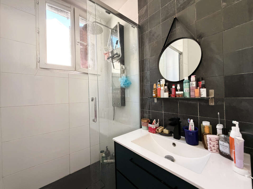 Appartement à LES LILAS