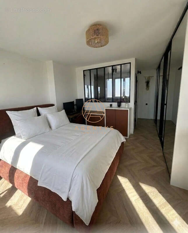 Appartement à SAINT-MAUR-DES-FOSSES
