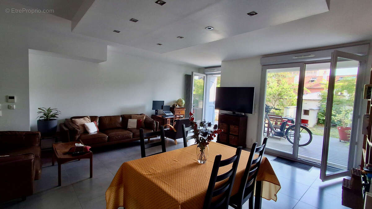 Appartement à vendre 3 pièces IVRY SUR SEINE (94) - photo 5