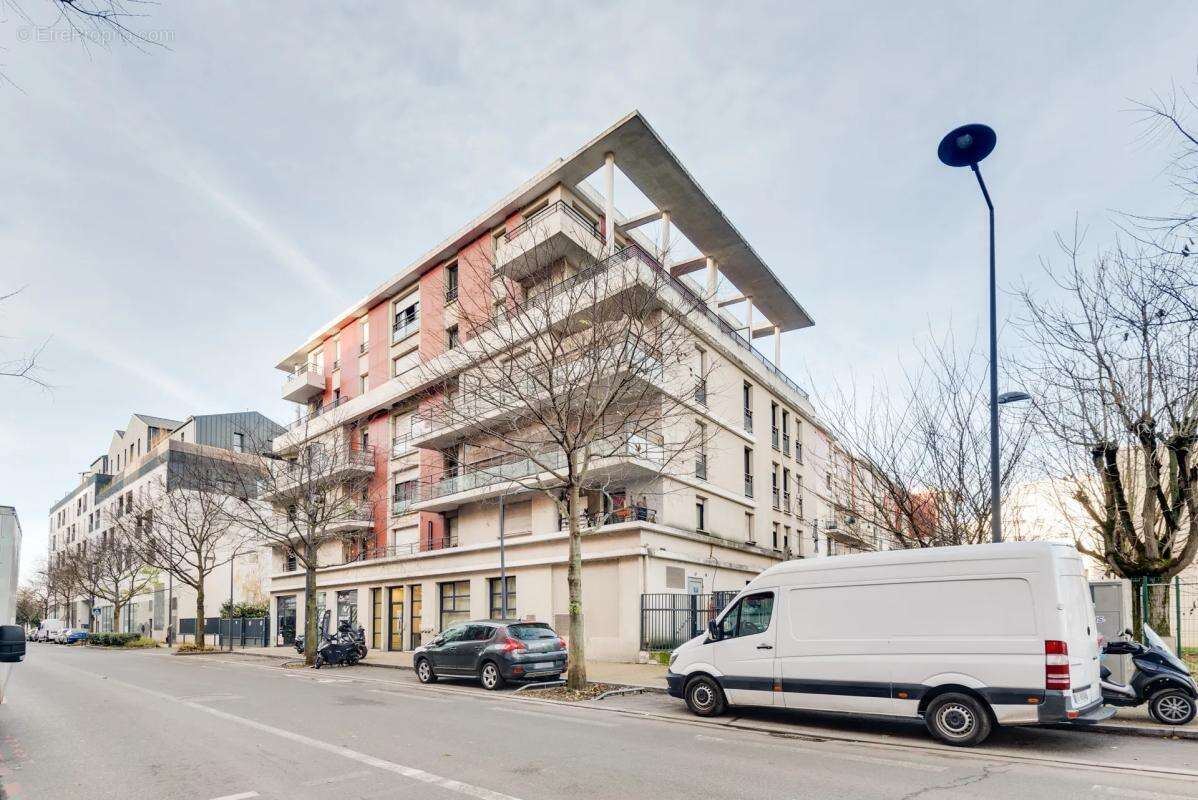 Appartement à VILLENEUVE-LA-GARENNE