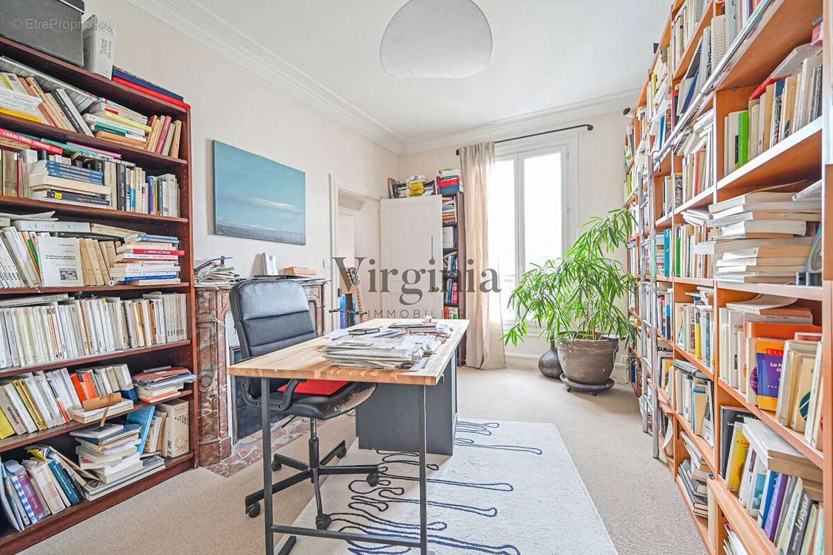 Appartement à CHARENTON-LE-PONT