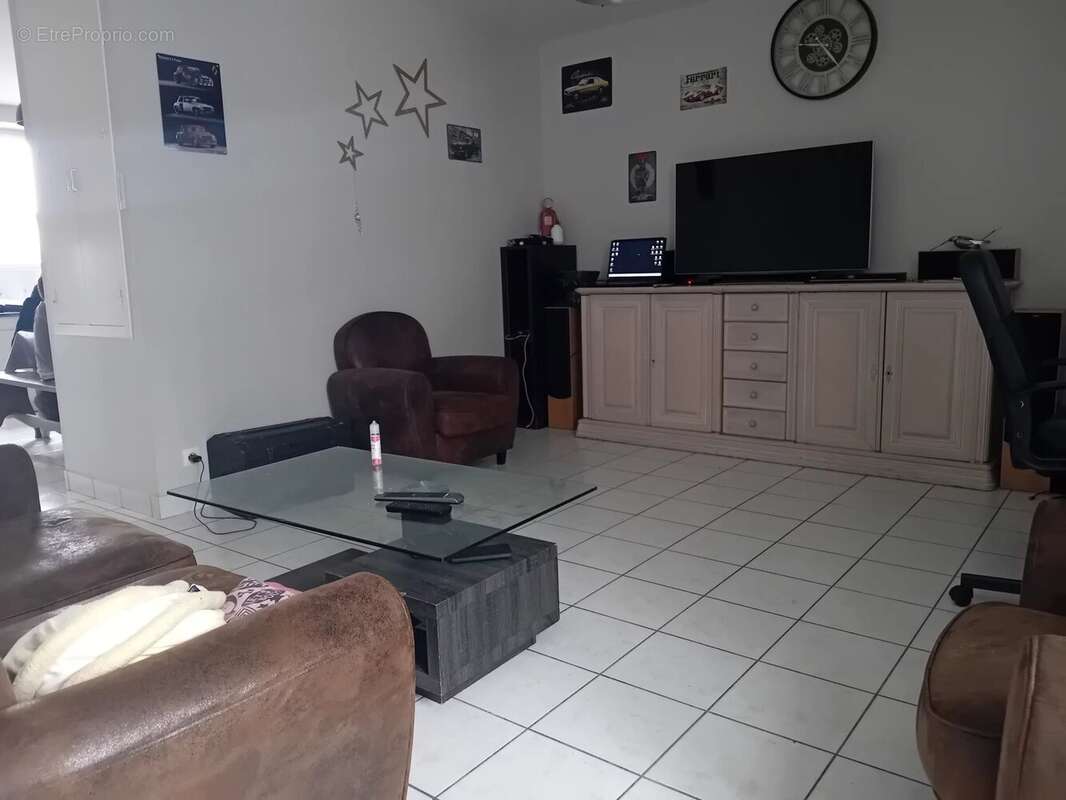 Appartement à NUEIL-LES-AUBIERS