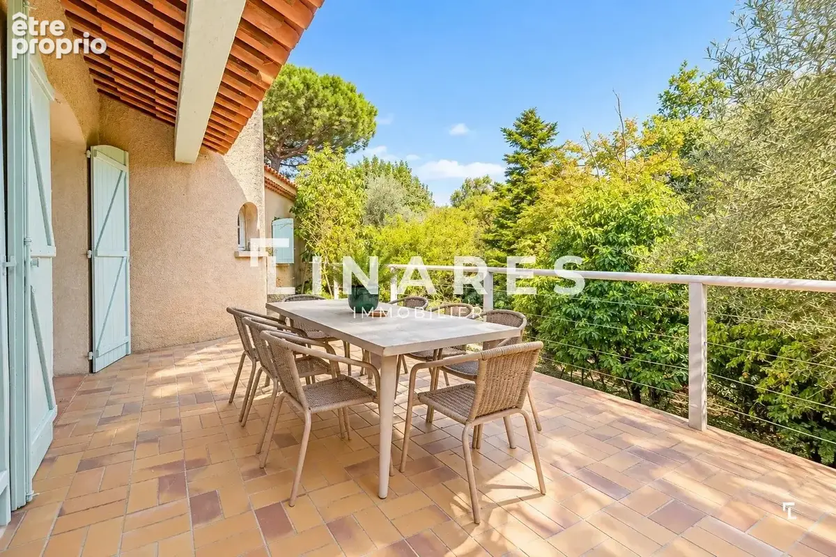 LA SECRÈTE - Villa T5 de 188m² - Dépendance T2 aménagée de 50m² - Sous-sol de  95m² - Garage de 25m² - Terrain de 710m² - 13012 - photo 21