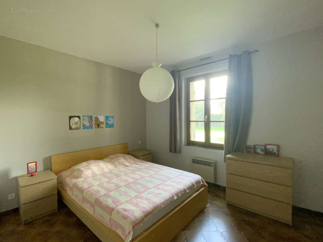Exclusif,dans un village recherché, maison en pierre avec appartement indépendant sur un terrain de 2167 m2 et - photo 21