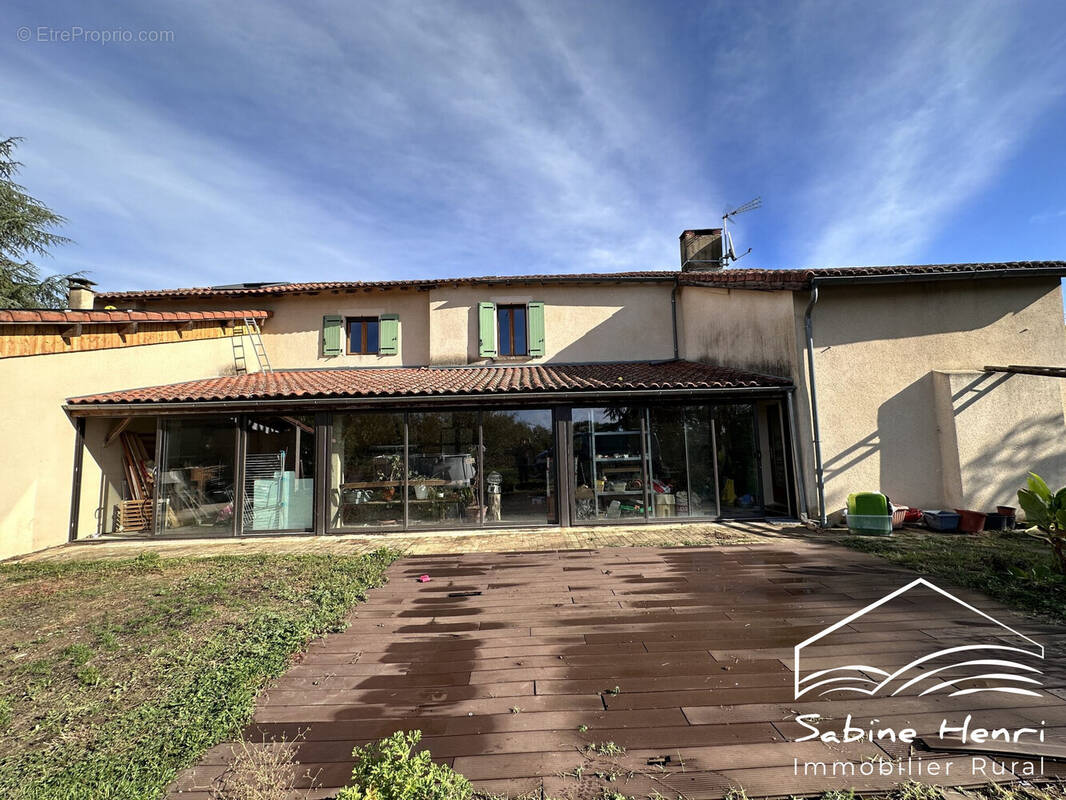 Maison à MIRANDOL-BOURGNOUNAC