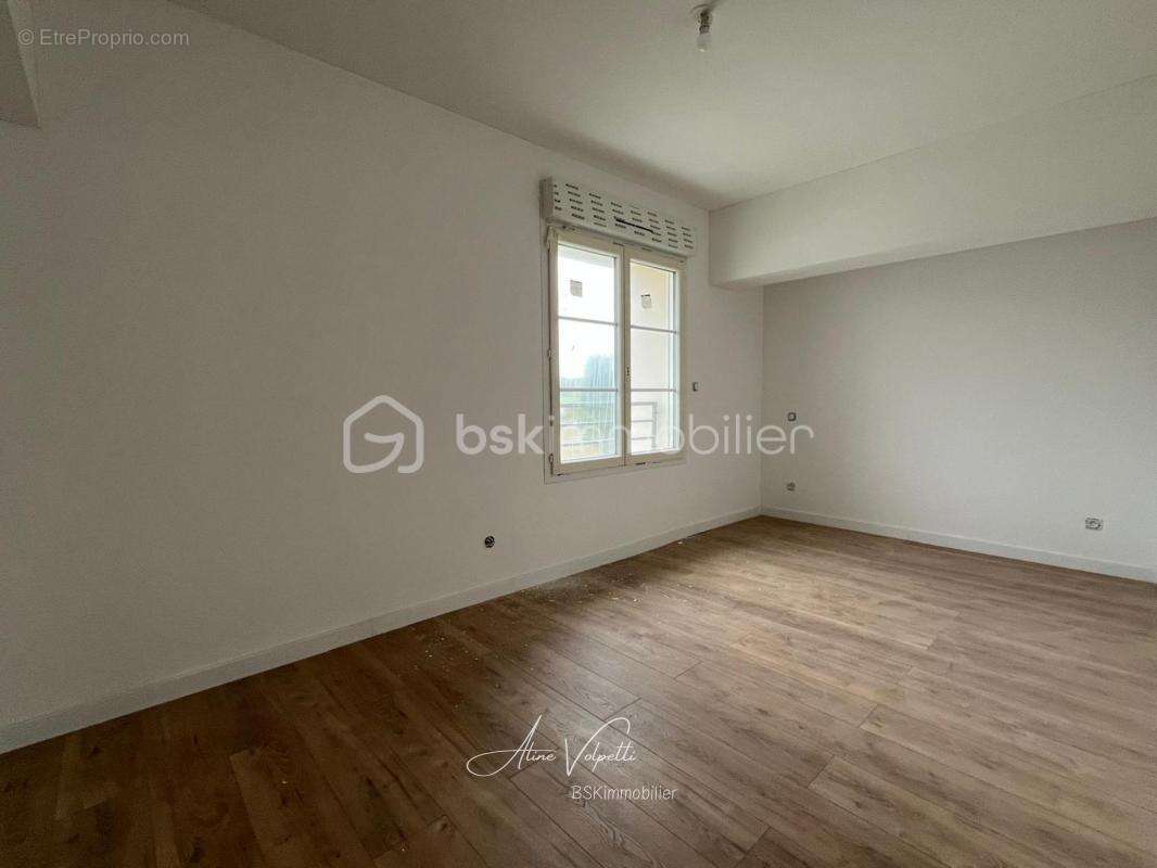 Maison à BUSSY-SAINT-GEORGES