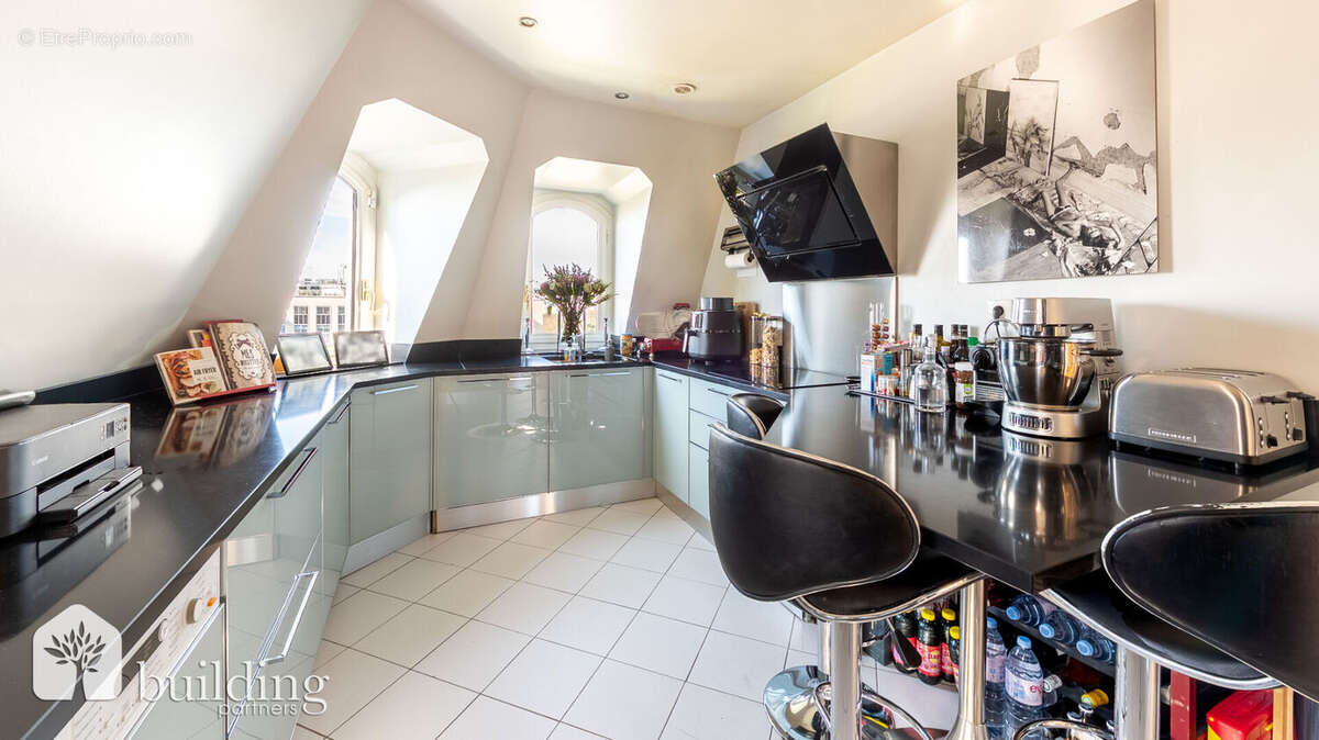 Appartement à PARIS-16E