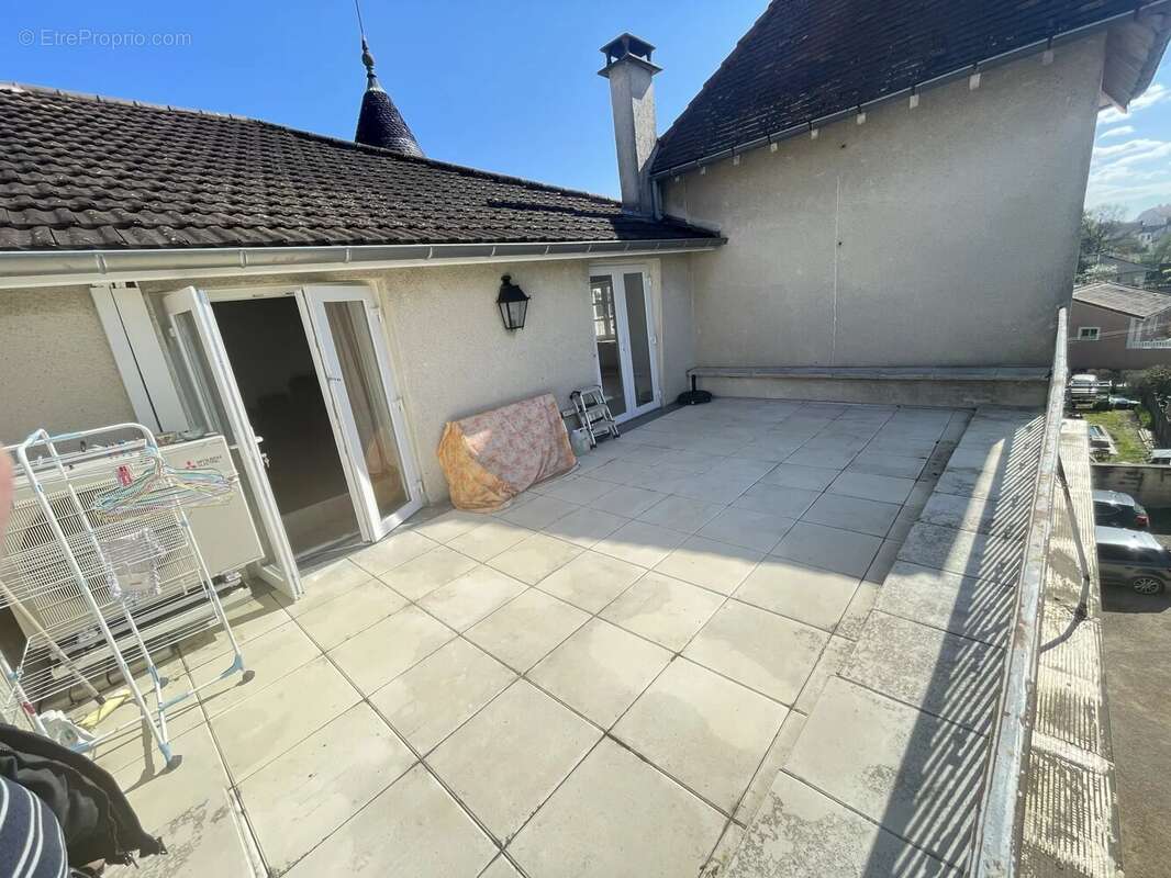 Appartement à CHARNAY-LES-MACON