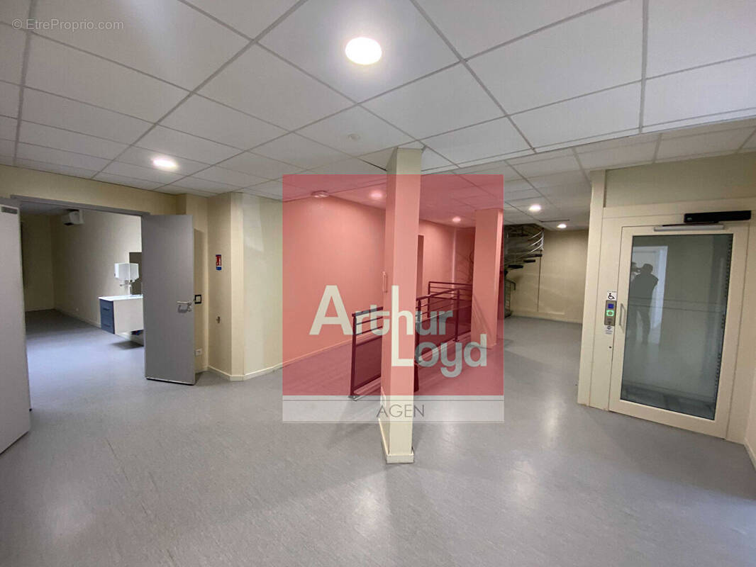 Commerce à SAINTE-LIVRADE-SUR-LOT