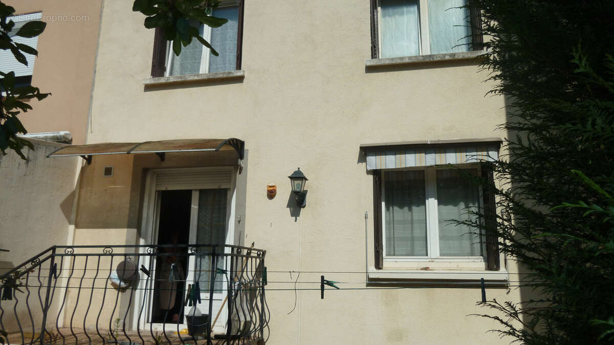 Maison à CHENOVE