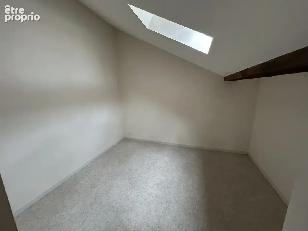 Type 3 dans immeuble de caractère - coeur de ville - photo 8