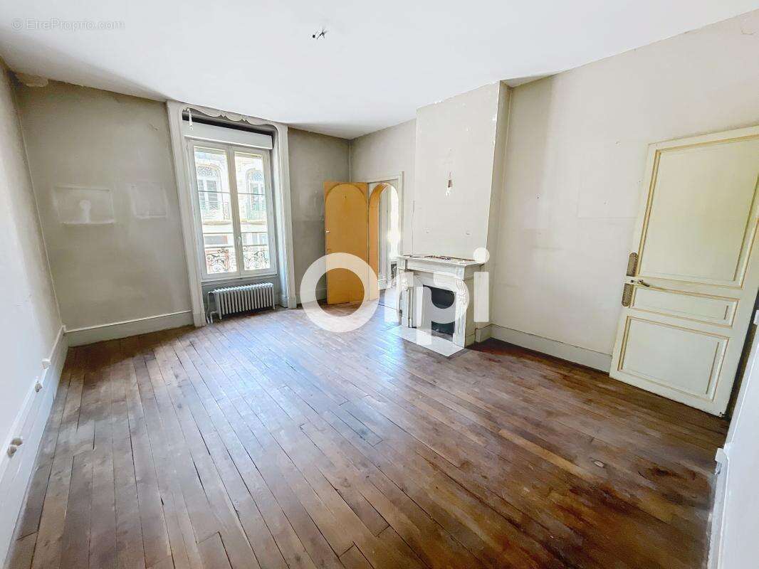 Appartement à BRIVE-LA-GAILLARDE
