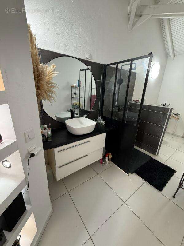 Appartement à BAIE-MAHAULT