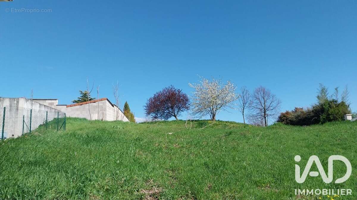 Terrain 600 m² à Rive-De-Gier  - photo 2