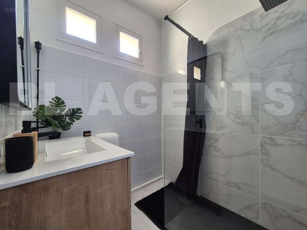 SDB 1 - Maison à LAVELANET