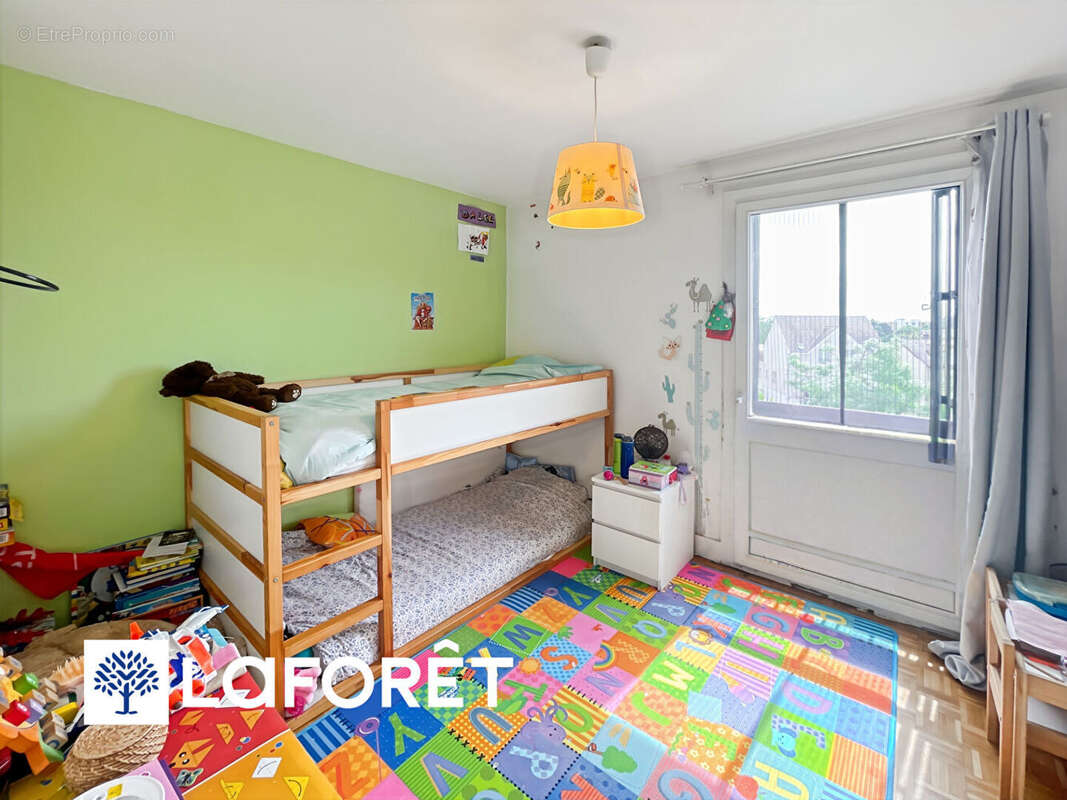 Appartement à SAINTE-GENEVIEVE-DES-BOIS