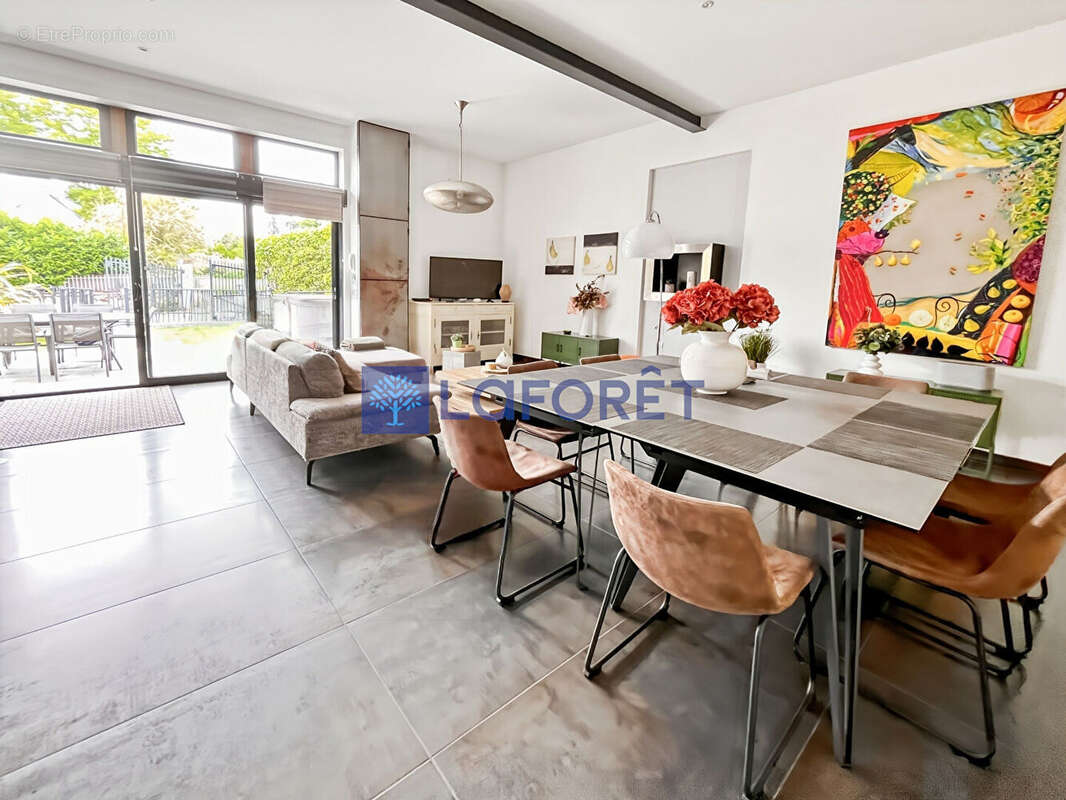 Maison à AZAY-LE-RIDEAU