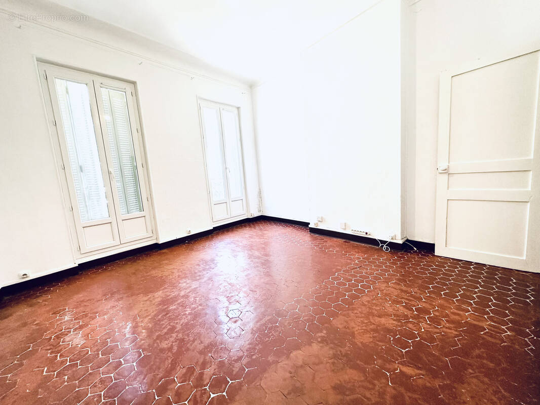 Appartement à MARSEILLE-6E