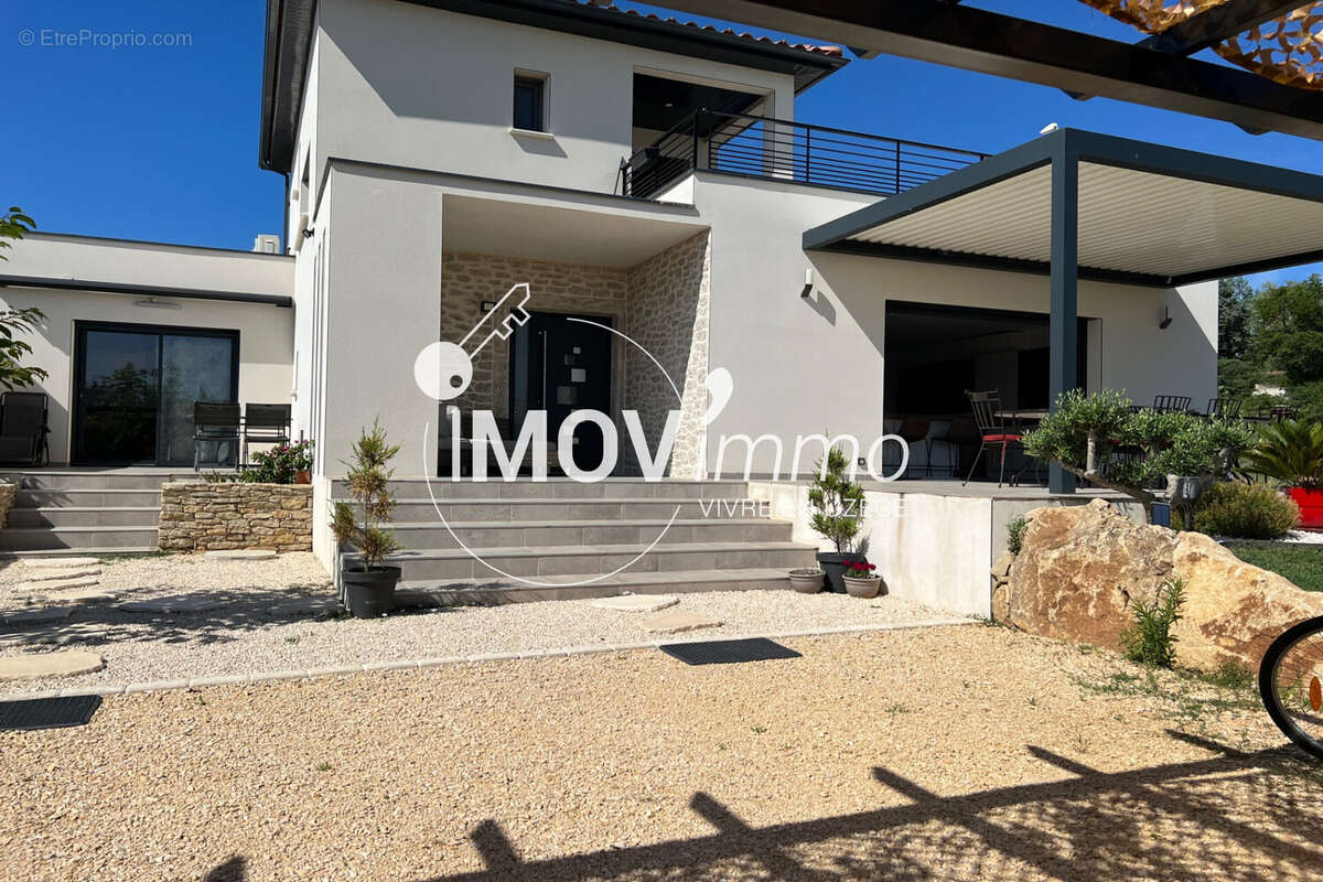 Maison à SAINT-QUENTIN-LA-POTERIE