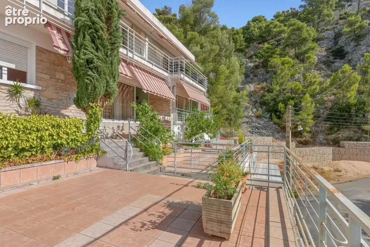 Maison 181 m² à Toulon  - photo 1