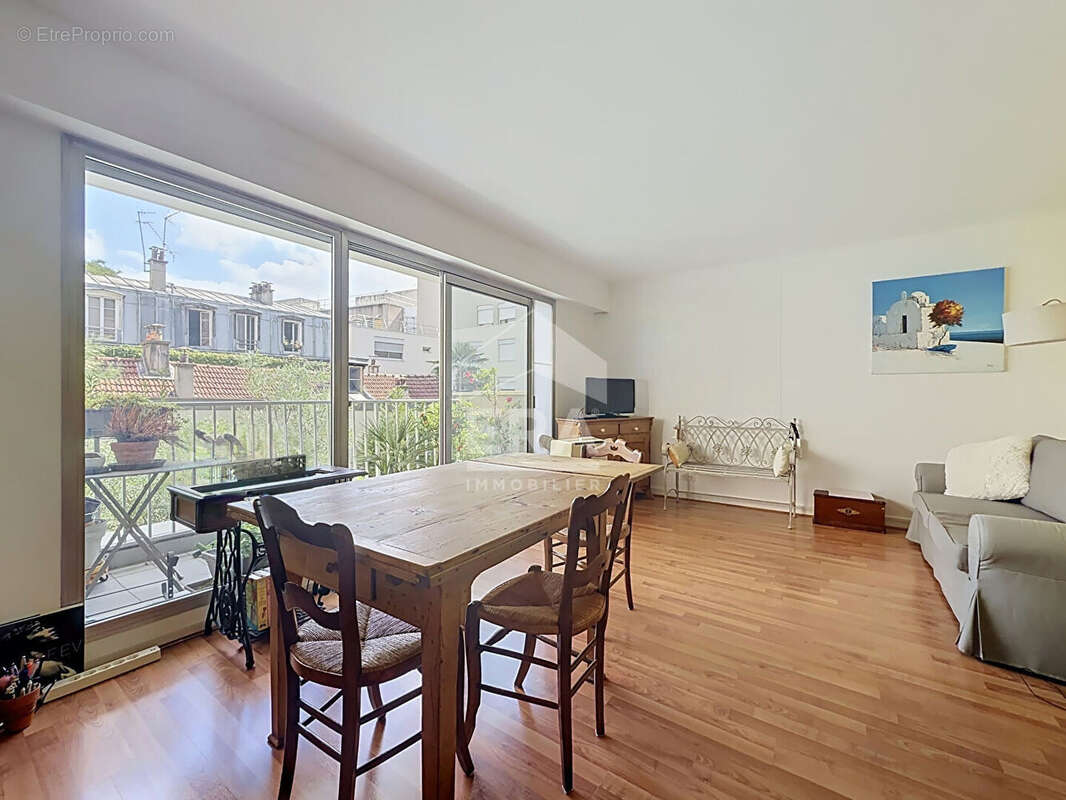 Appartement à PARIS-12E
