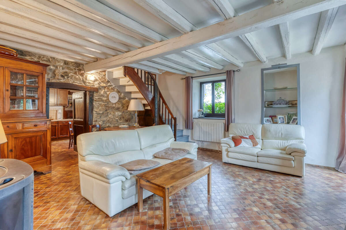 Maison à LA COMBE-DE-LANCEY